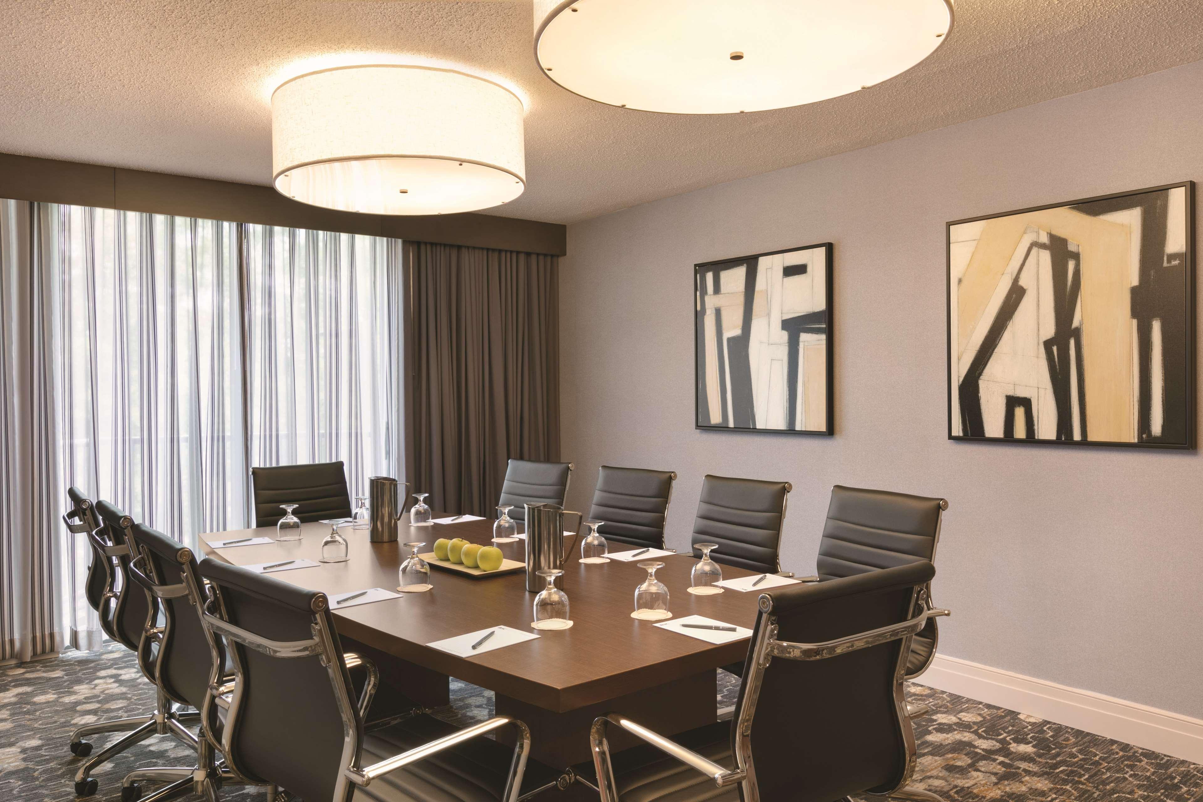 Embassy Suites By Hilton Richmond Dumbarton Eksteriør bilde